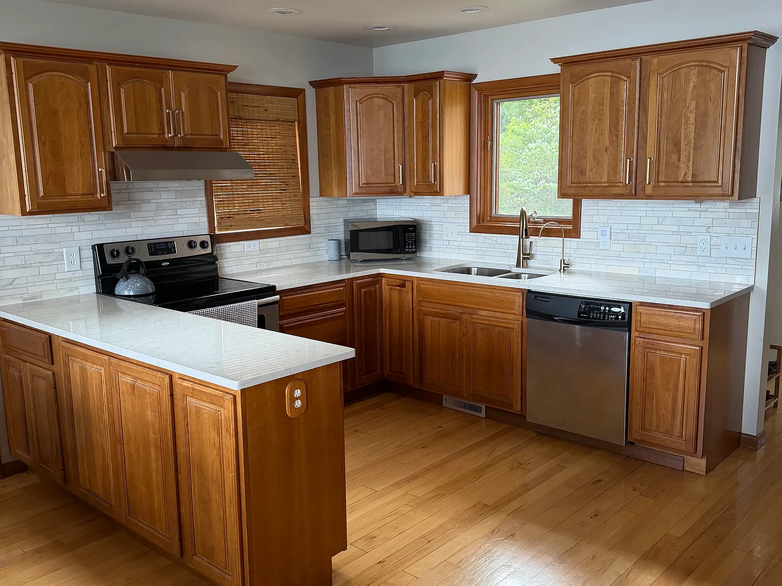 11437 Oak Dr — Photo 3