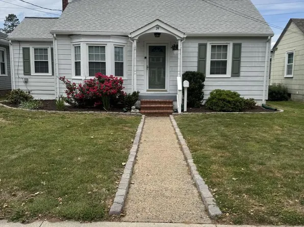39 Pine St, Dover, DE 19901