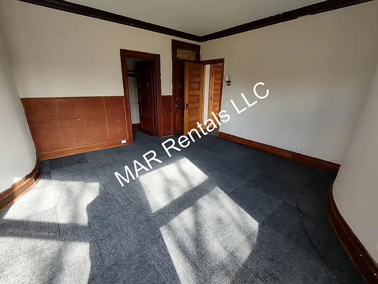 299 Capital Ave NE #B1 — Photo 5