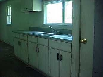 4th image of 1205 Ames Ave