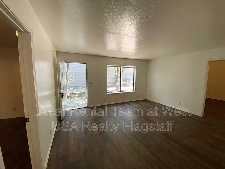 625 S Fountaine St #A — Photo 3