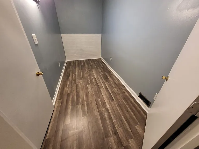 517 N Rose St — Photo 13