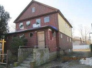 285 Grand St, Westbury, NY 11590