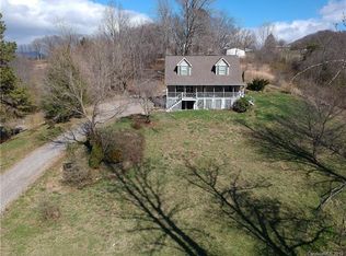 8 Fowler Ln, Clyde, NC 28721