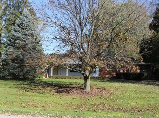 571 Yorkton Ln, Bloomfield Hills, MI 48304