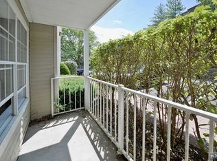 780 River Rd APT 371, Edgewater, NJ 07020