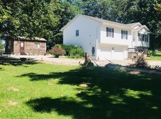 8951 E Little Creek Rd, Centralia, MO 65240