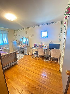 2nd image of 810 E 220th St Floor 2