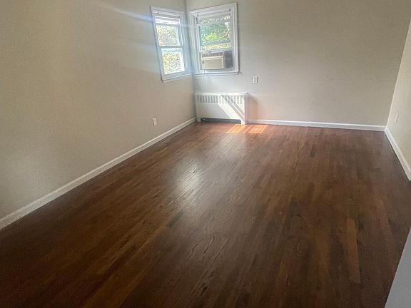 3rd image of 137 Rolling St Floor 2