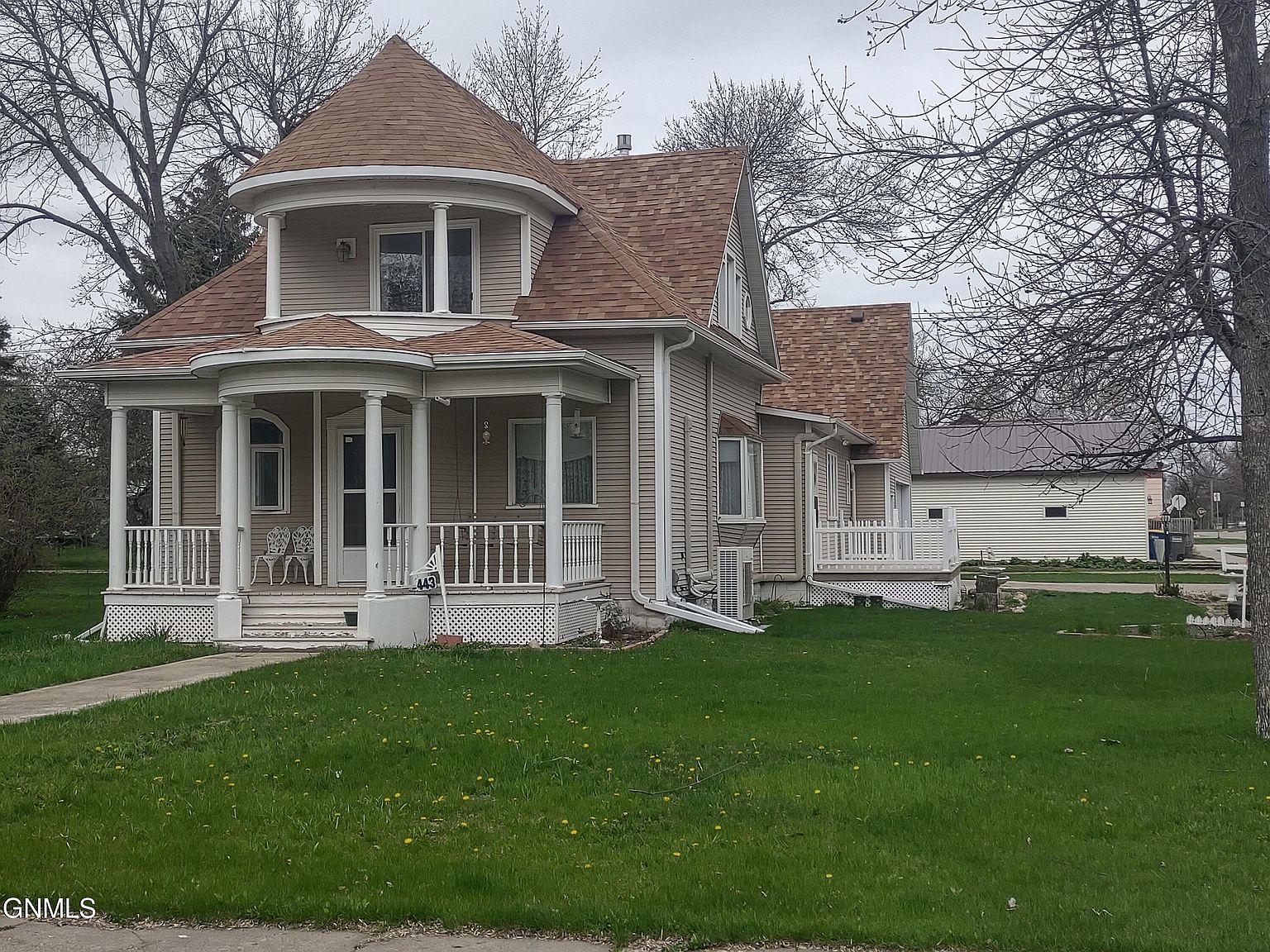 443 Main St, Ellendale, ND 58436 Zillow