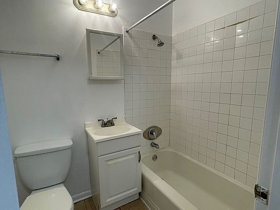3rd image of 1813 Jethro Ave APT 7