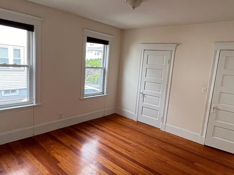 49 Wellington Rd — Photo 4