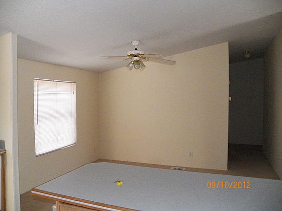 Dining Area, breakfast bar