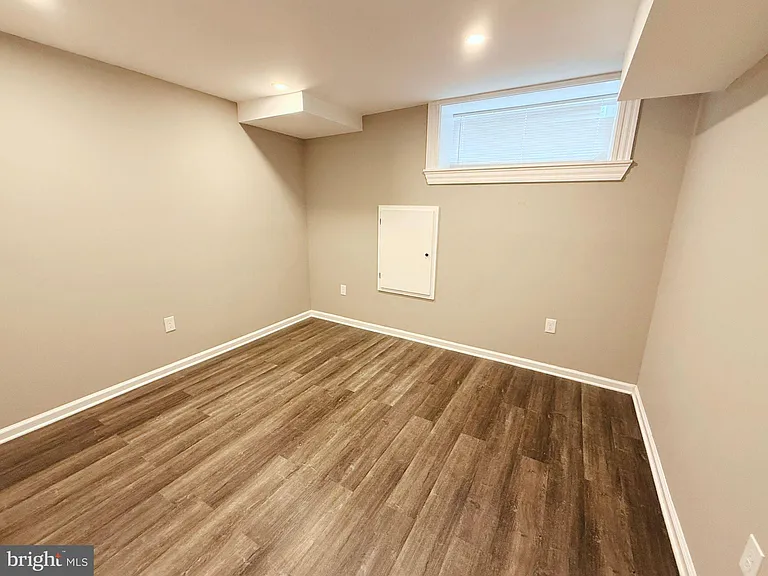 715 N Patterson Park Ave — Photo 23