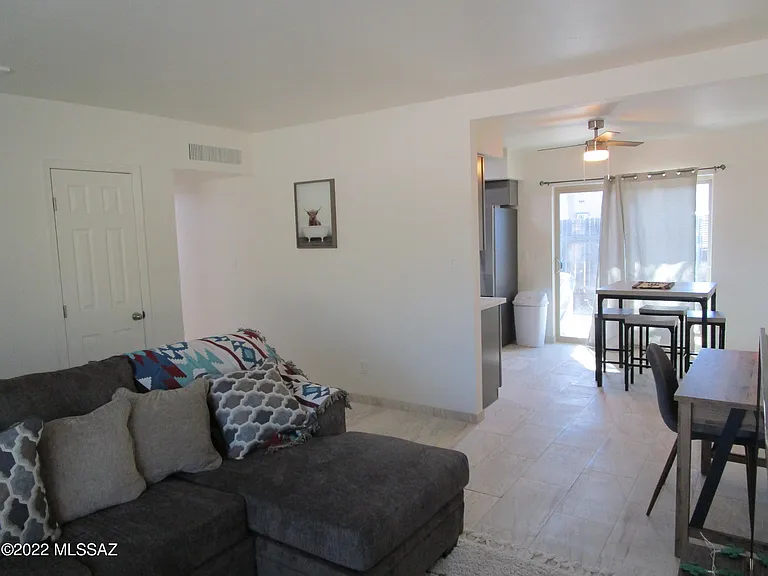 1627 E 13th St #1 — Photo 5