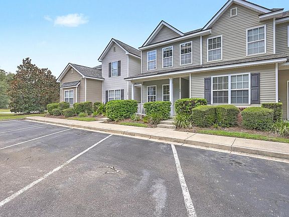 2nd image of 104 Woodward Rd