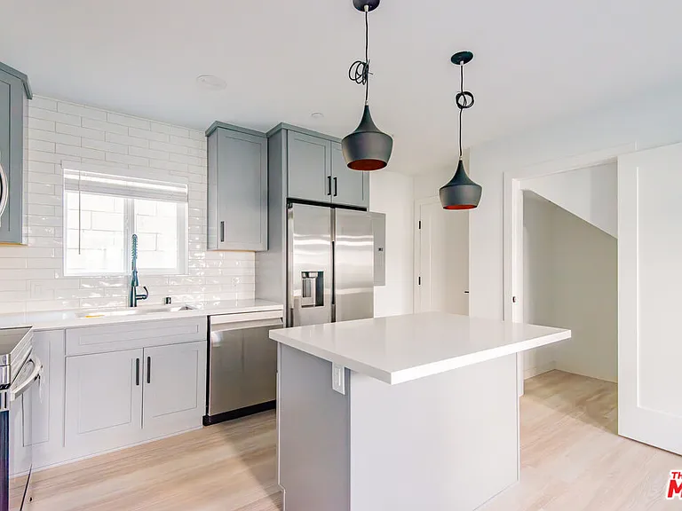 2602 Carnegie Ln #6 — Photo 10