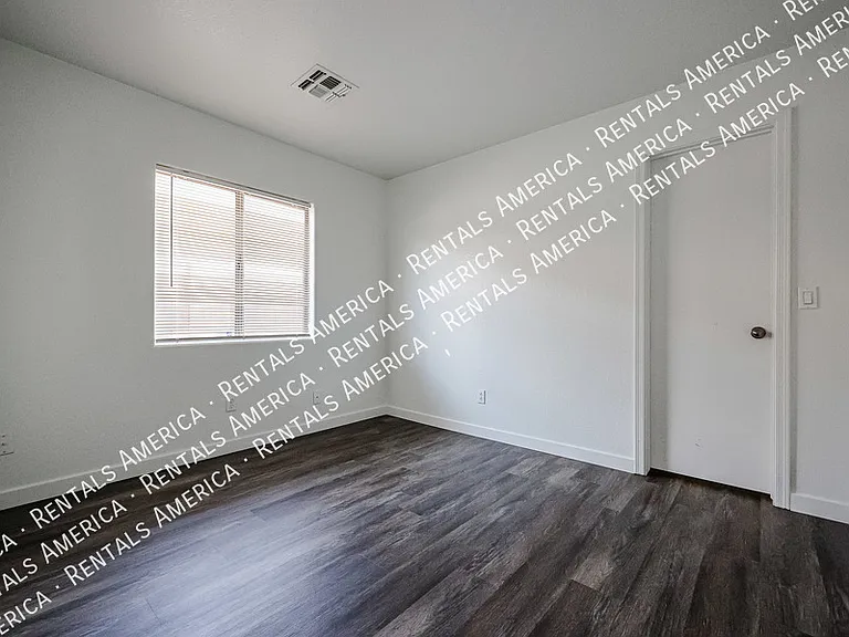 12731 W Sharon Dr — Photo 34