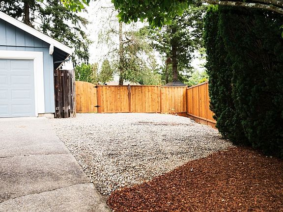 3rd image of 12206 SE Riveridge Dr