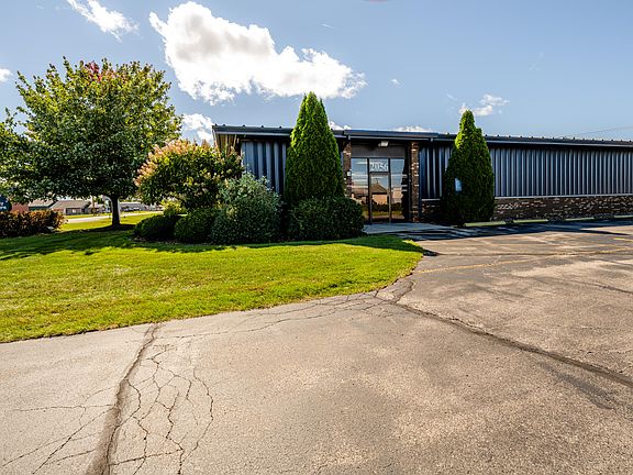 3rd image of 2056 Plaza Dr
