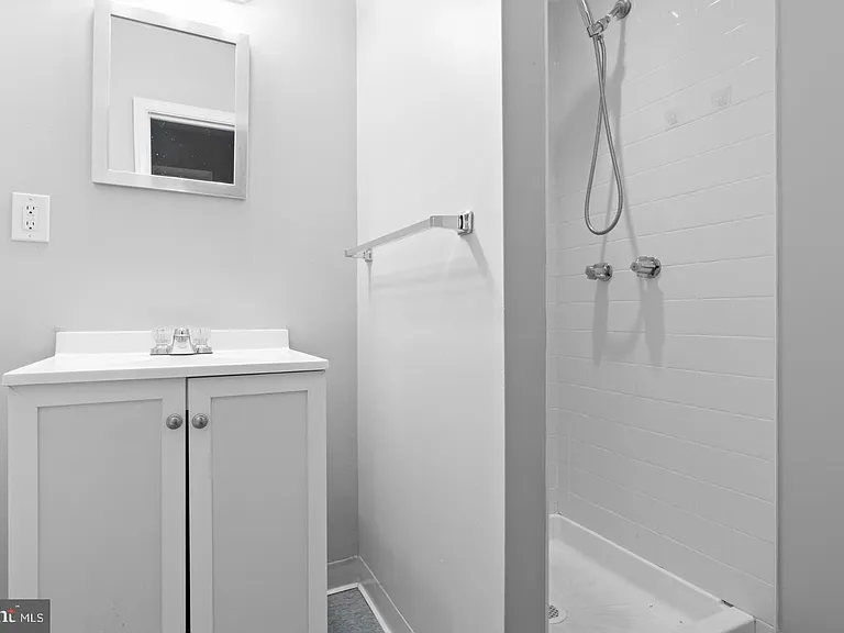 1225 Diamond St — Photo 6