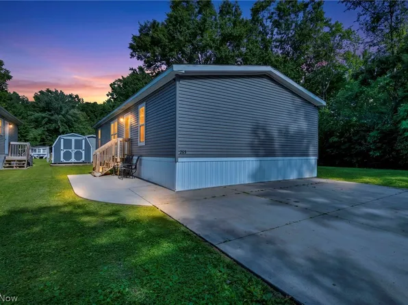 285 Westwoods, Amherst, OH 44001