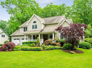 1120 Merritts Rd, Farmingdale, NY 11735