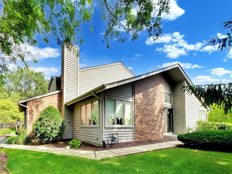 1st image of 110 Commons Dr