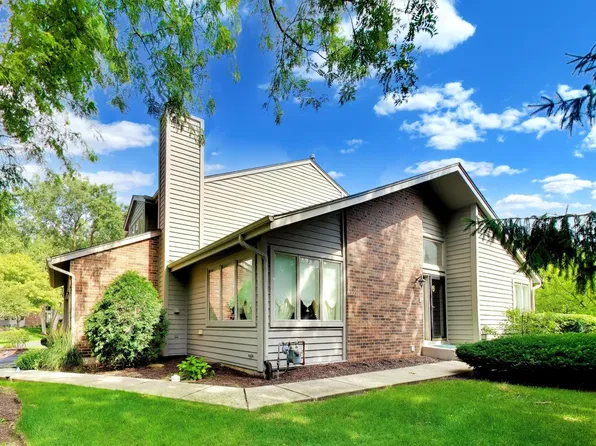 110 Commons Dr, Palos Park, IL 60464
