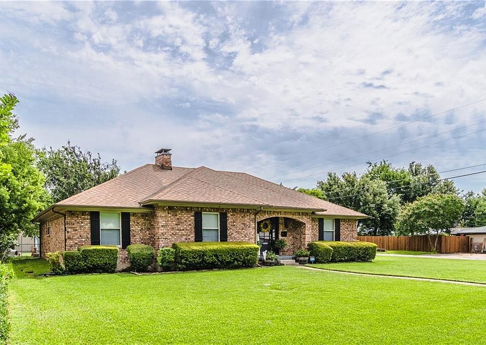 1st image of 800 Eulalia Dr