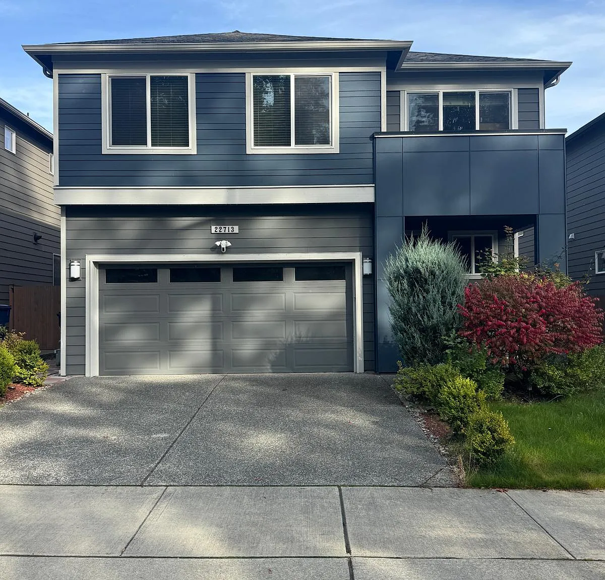 4 bed, 2410 sqft, $4,499 — Photo 3