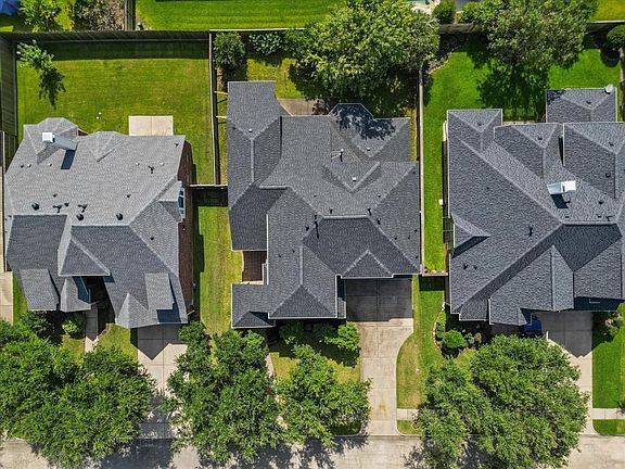 3rd image of 2511 Ventura Drive