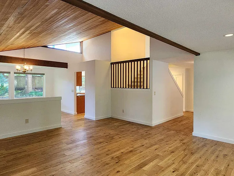 2417 Sahalee Dr W — Photo 10