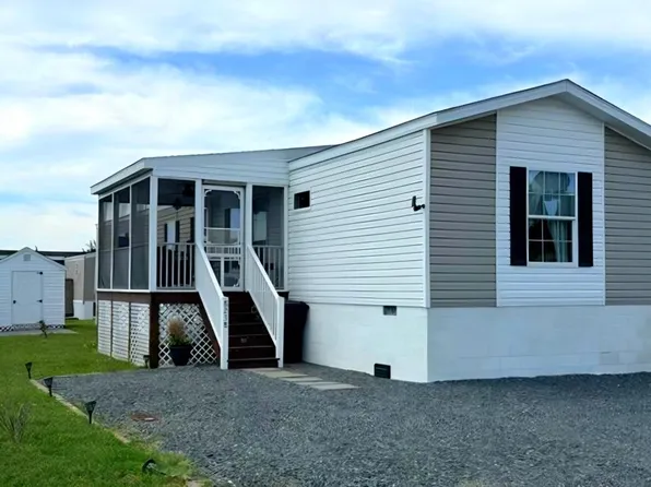 8238 Sea Shell Dr, Chincoteague Island, VA 23336