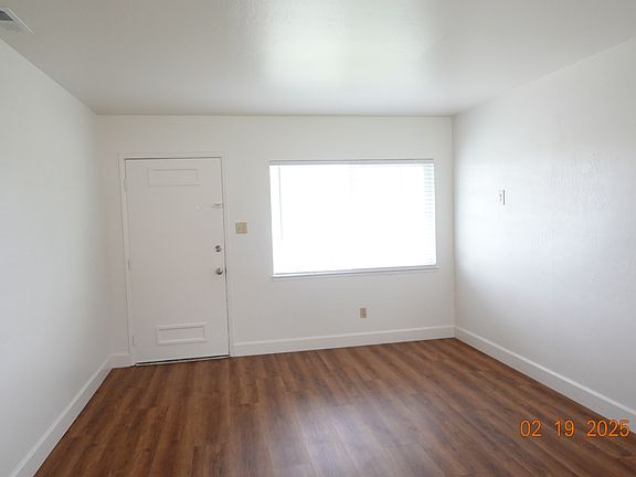 2nd image of 3726 Elkhorn Blvd