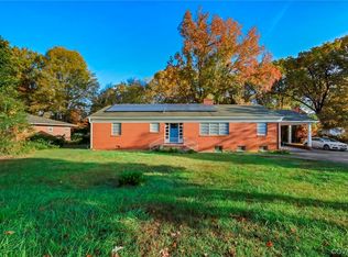 3248 W 100th Rd, Chester, VA 23831