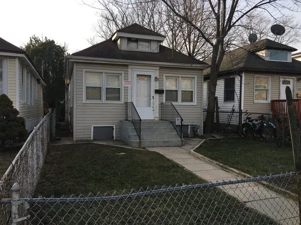 84 E Pine St, Long Beach, NY 11561