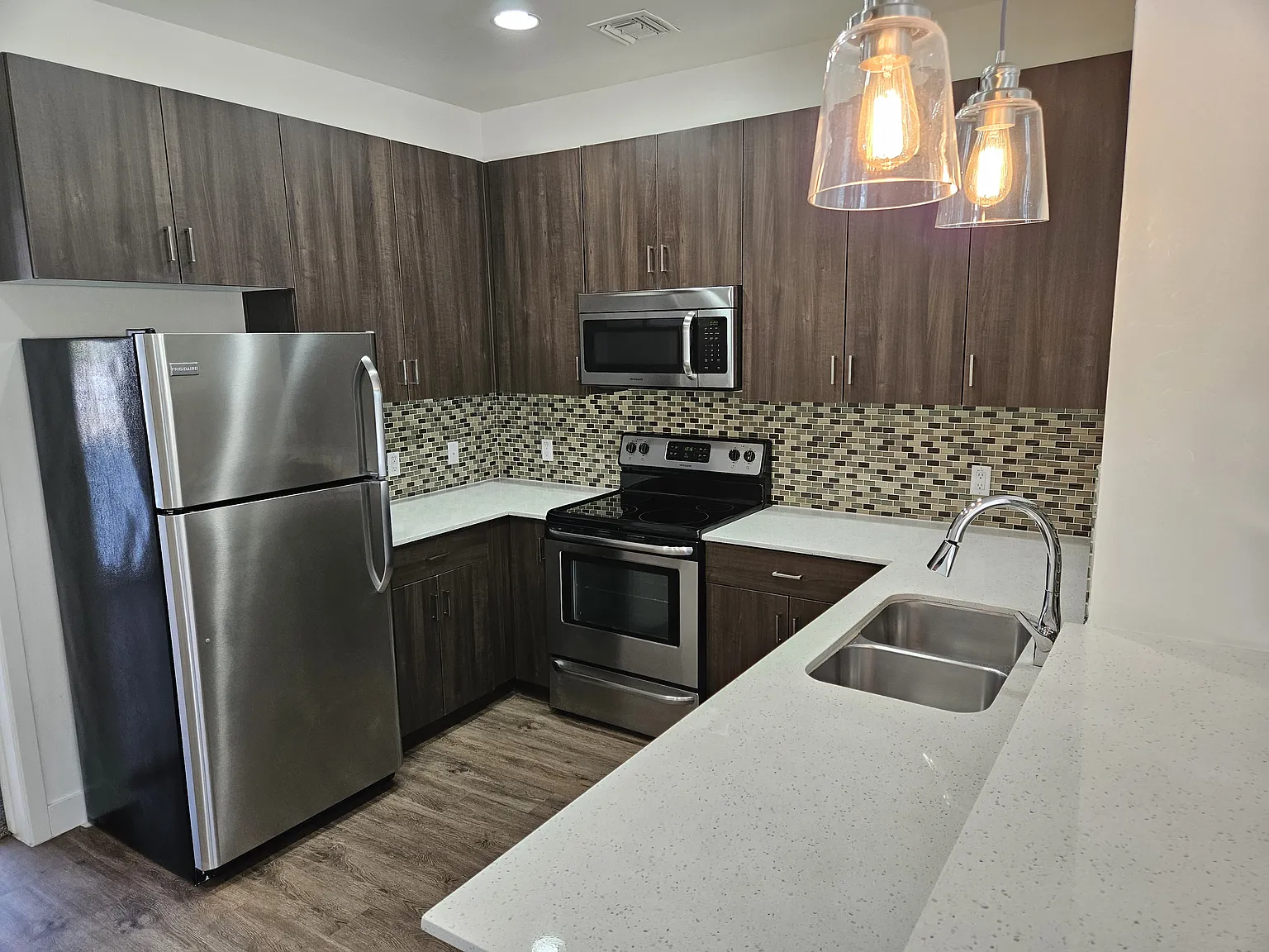 1 bed, 730 sqft, $1,399 — Photo 3