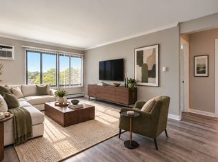 Windsor Lakes Apartment Homes, Woodridge, IL 60517
