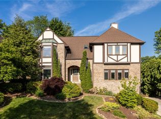 1013 Tall Trees Dr, Upper Saint Clair, PA 15241