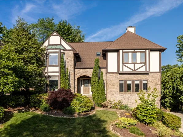 1013 Tall Trees Dr, Upper Saint Clair, PA 15241