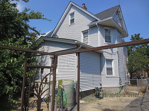 3rd image of 10150 108th St