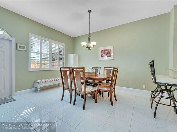 5th image of 831 NE 17th Way #831