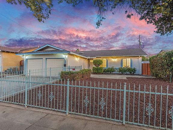 4th image of 3310 Cuesta Dr
