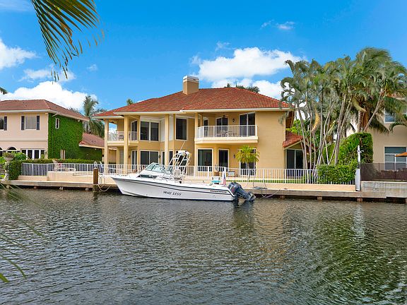 5th image of 957 Banyan Dr