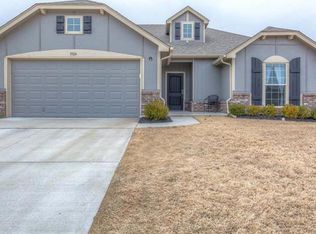 3924 W 105th Pl S, Jenks, OK 74037