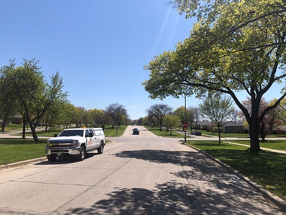5th image of 6160 W Kinnickinnic River Pkwy