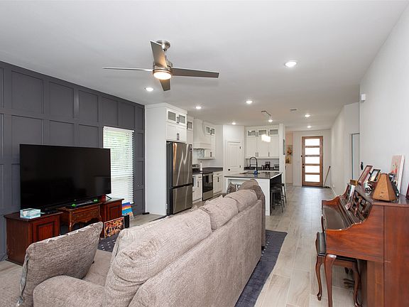 5th image of 119 Driftwood Dr