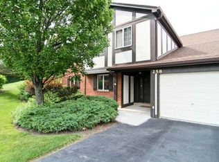 258 Brookside Ln UNIT A, Willowbrook, IL 60527