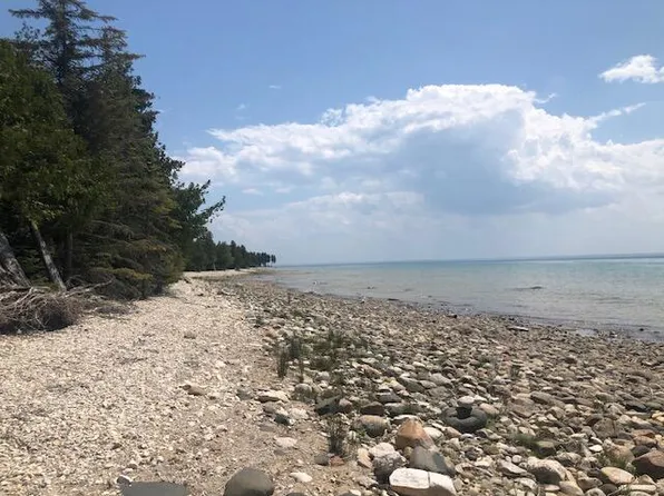 7 & 8 Gobles Dr, Pointe Aux Pins, MI 49775